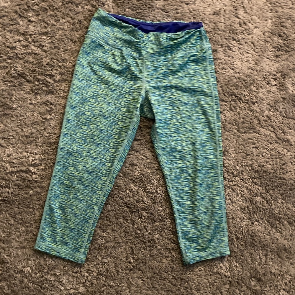 Workout knee length shorts